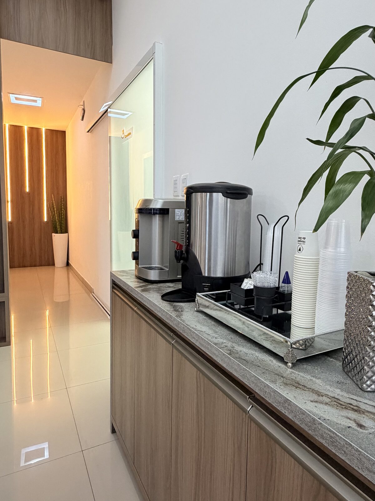 Espaço de café cortesia para pacientes